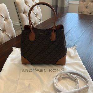 Michael Kors Mercer Gallery Medium Logo Tote